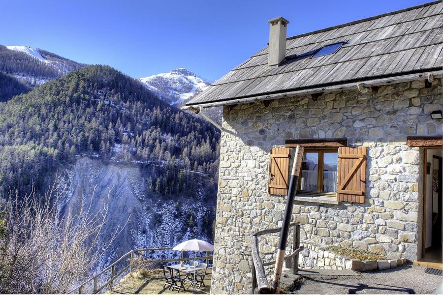 Gîte L'Oustal n°2-Vue montagnes-Auron-Gîtes de France Alpes-Maritimes 