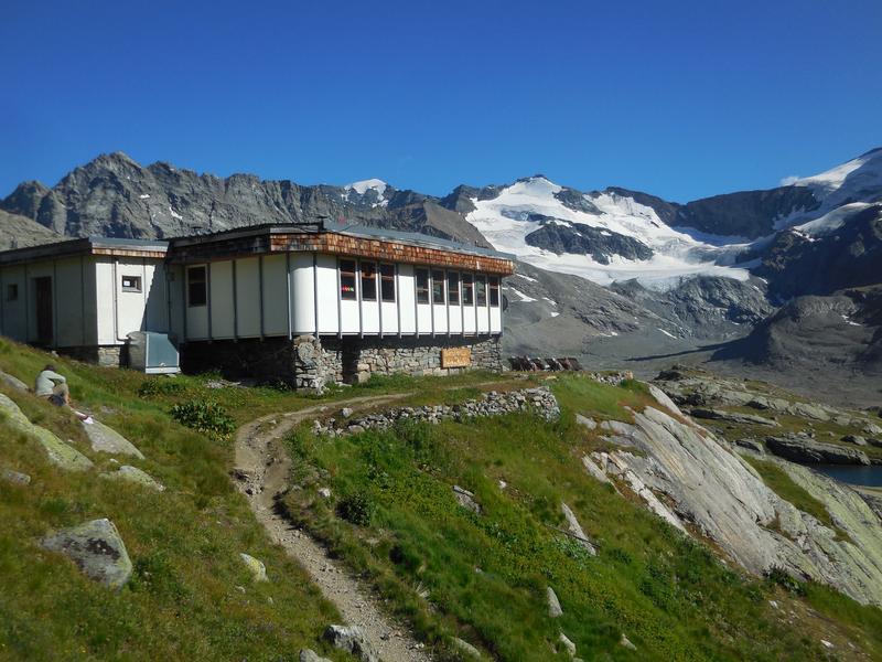 bonneval-sur-arc-refuge-evettes