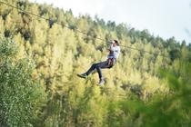 Tyrolienne dans Parcours Famille