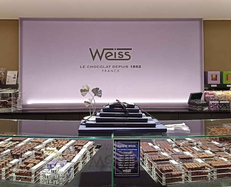 洋書 Patissier Chocolatier Decors et Vitrines 31383004.jpg