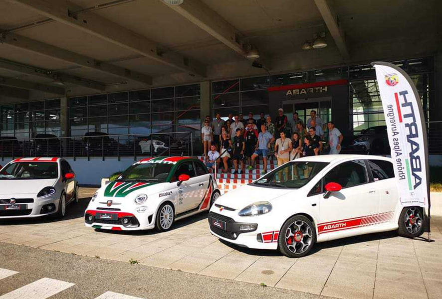 Club Abarth - Rassemblement auto-sports