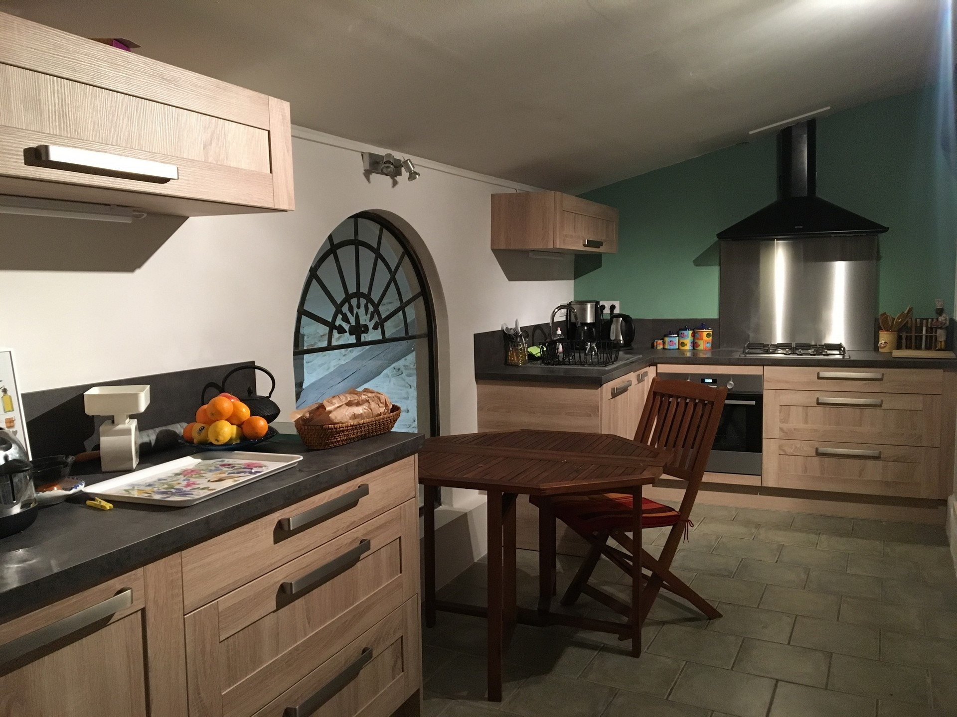 La Roquette, Arles - photo 6