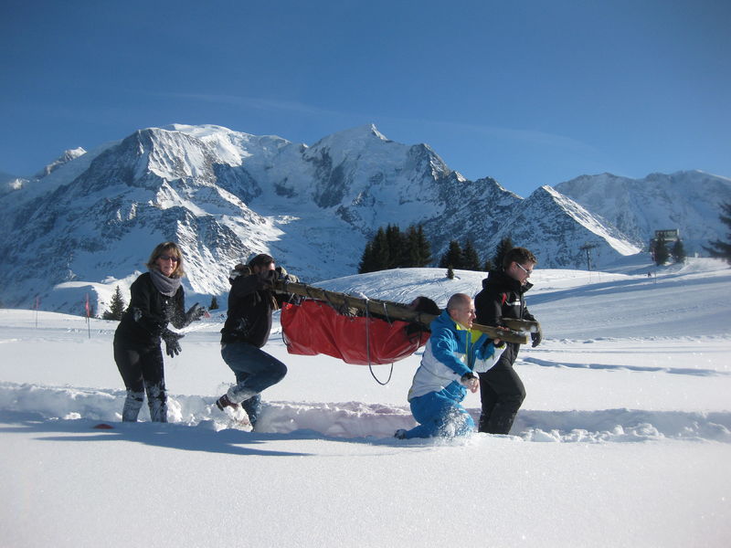 Construction de brancard - Chamonix Séminaires - Cie des Guides