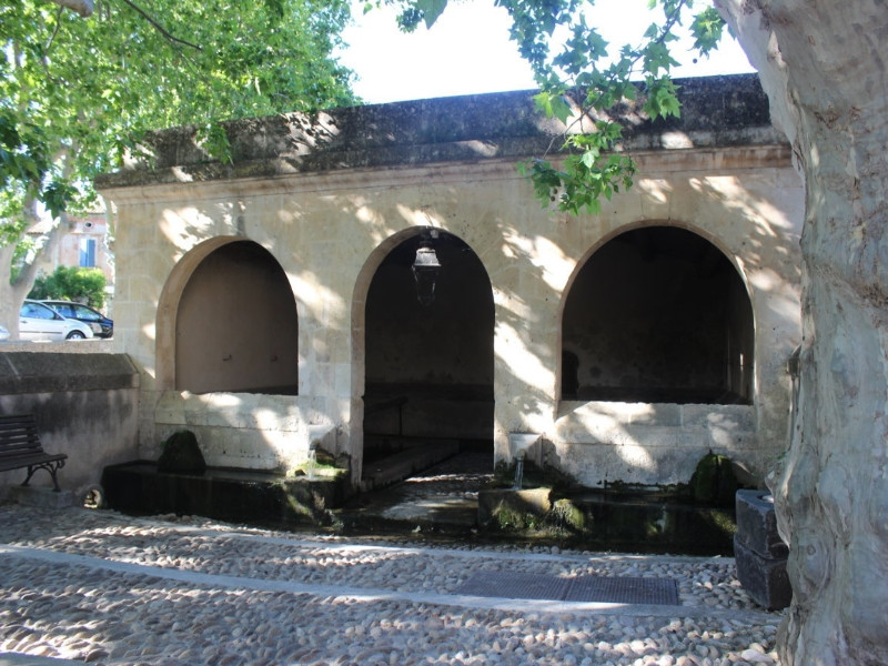 Le lavoir à 3 arcades, Aureille - photo 3