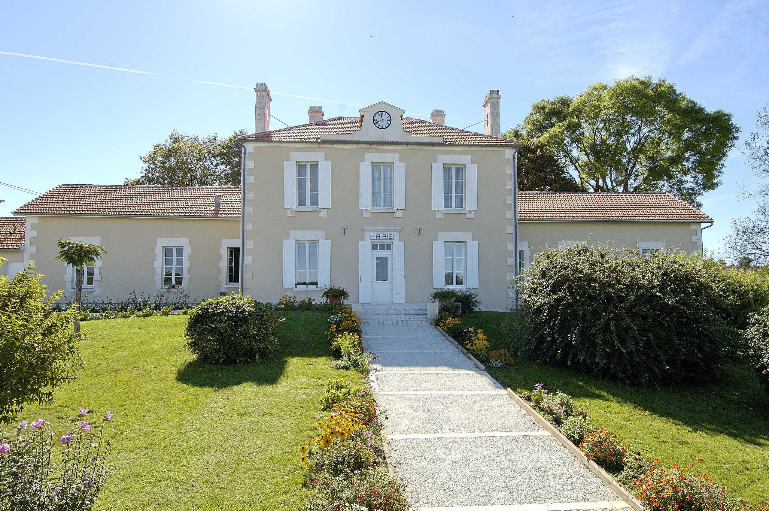 Mairie de Gardes-le-Pontaroux