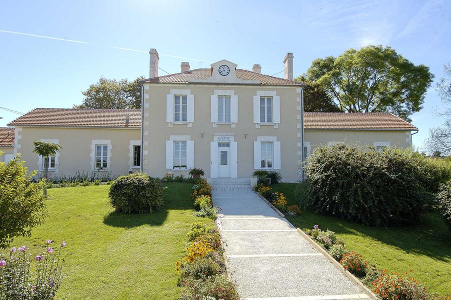 Mairie de Gardes-le-Pontaroux
