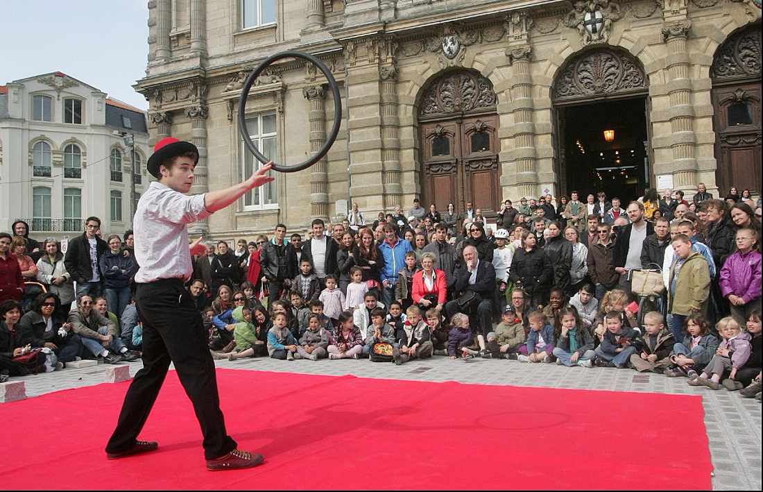 Spectacle de rue | Bitume - Les Estivales Sauvages