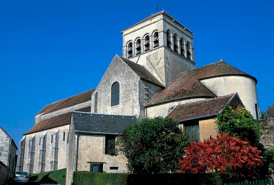 Abbaye Eglise de Saint-Loup-de-Naud, proche de Provinsde Saint-Loup-de-Naud