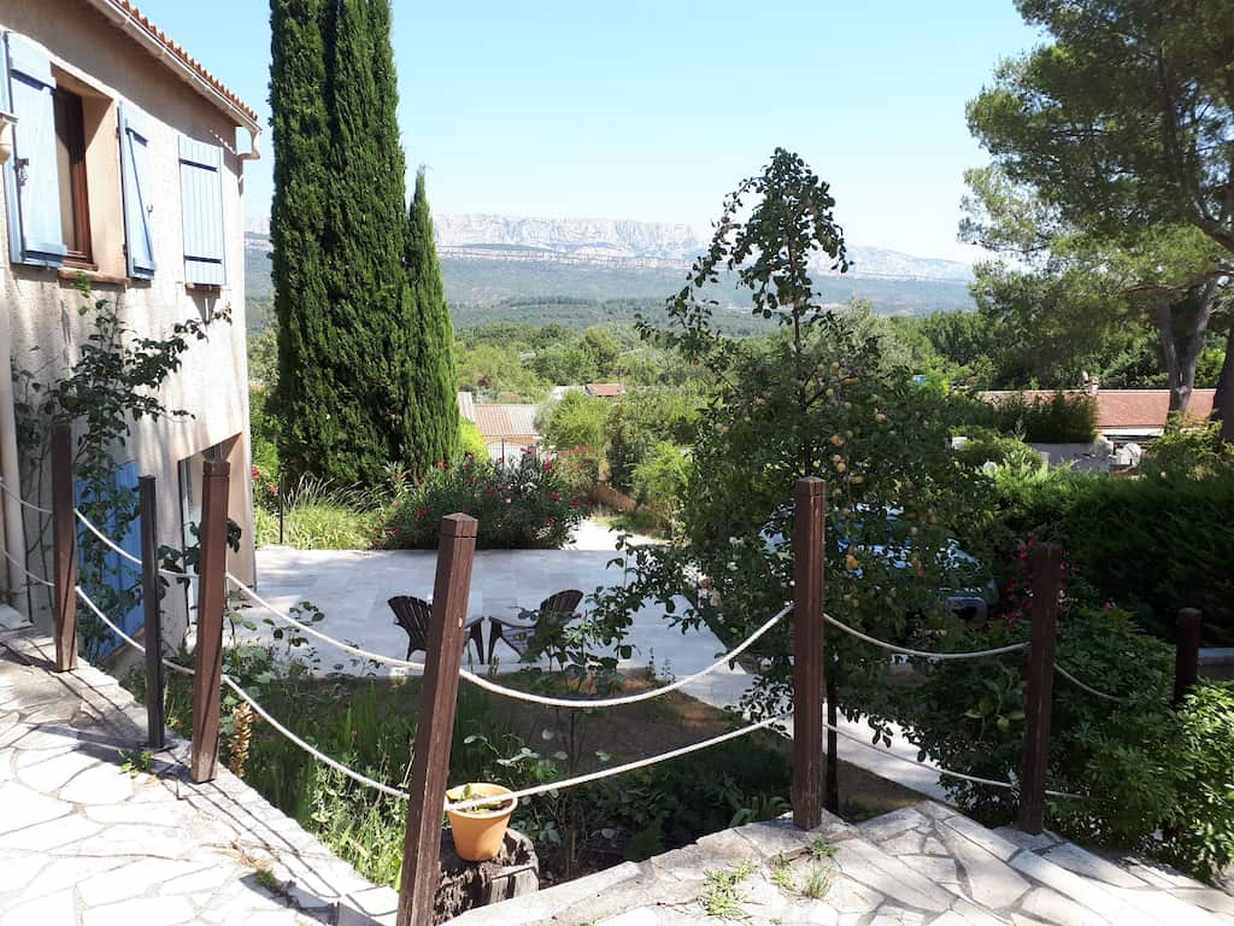 Maison avec piscine et belle vue sur la Sainte Victoire - photo 3