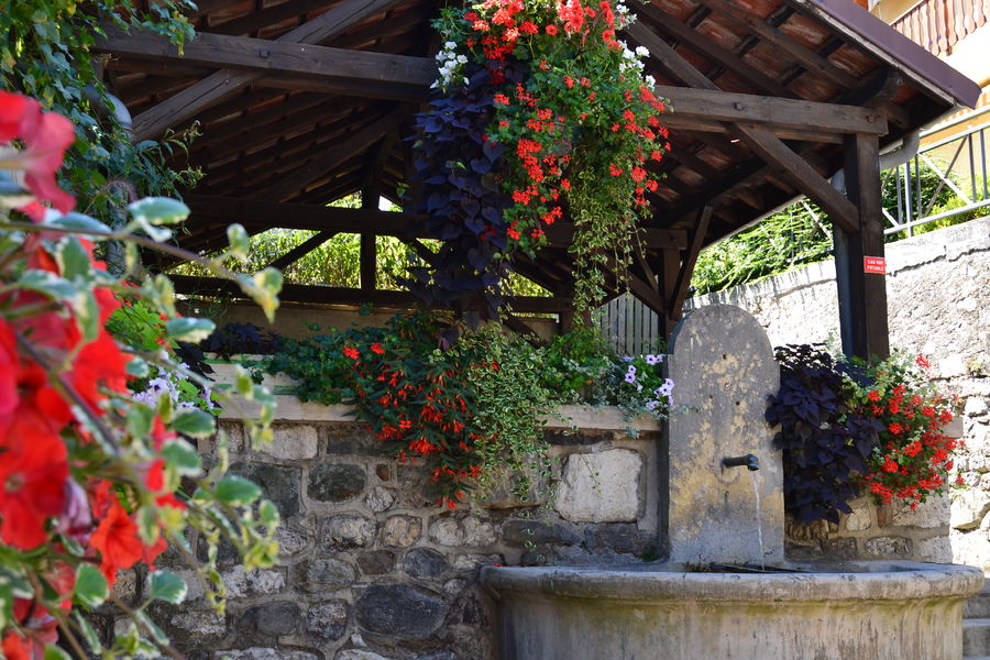 Lavoir et bassin de Challes-les-Eaux