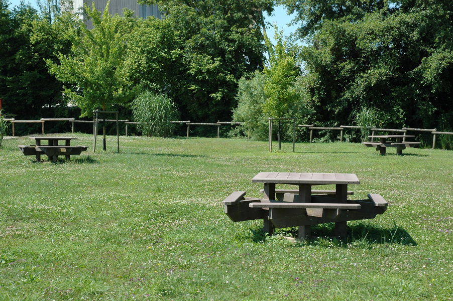 Aire de pique nique Le Bouchage