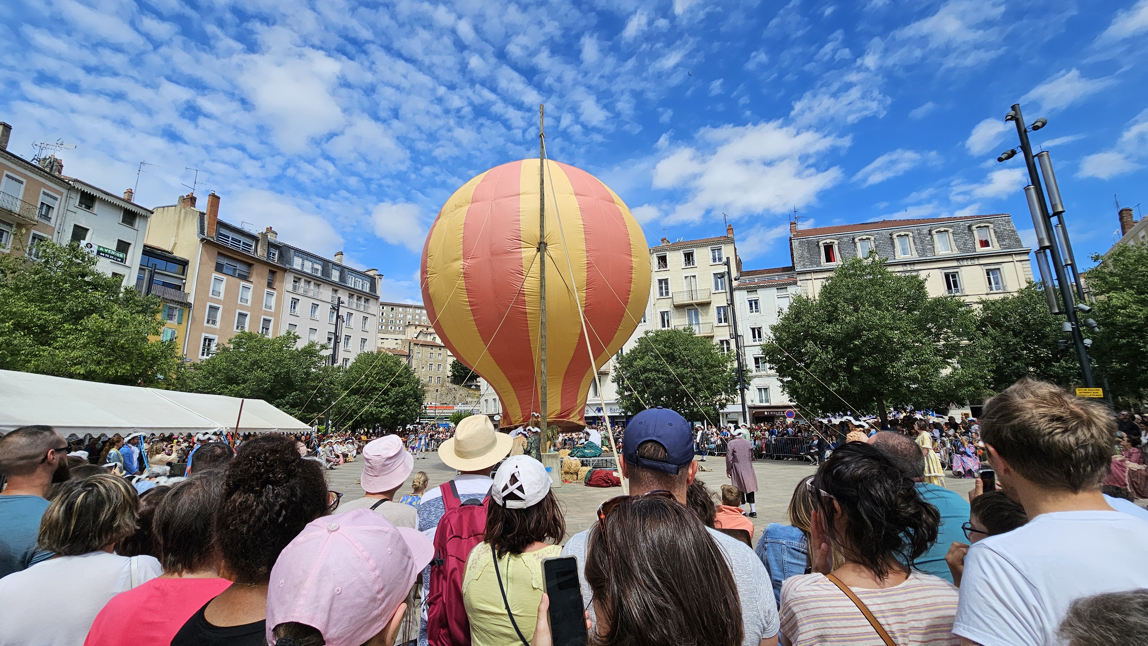 Reconstitution historique du Premier Envol de Montgolfière