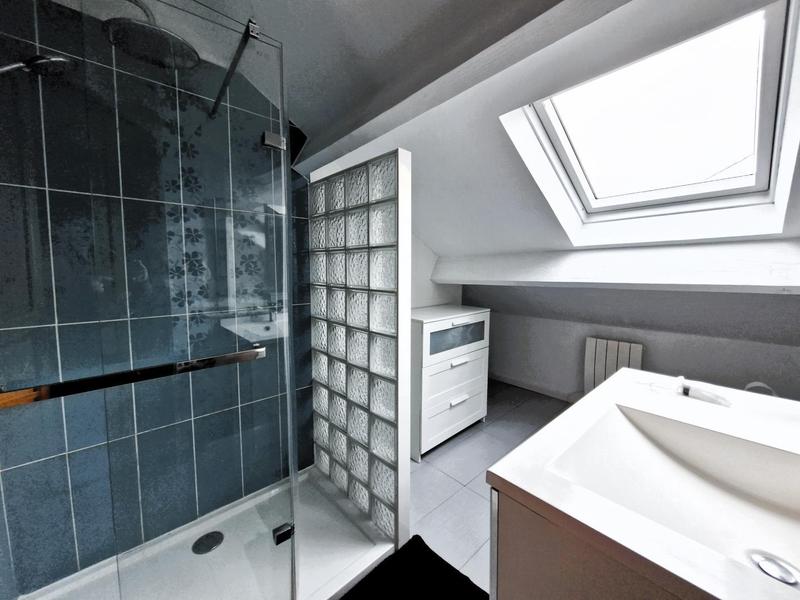 Salle d'eau à l'étage