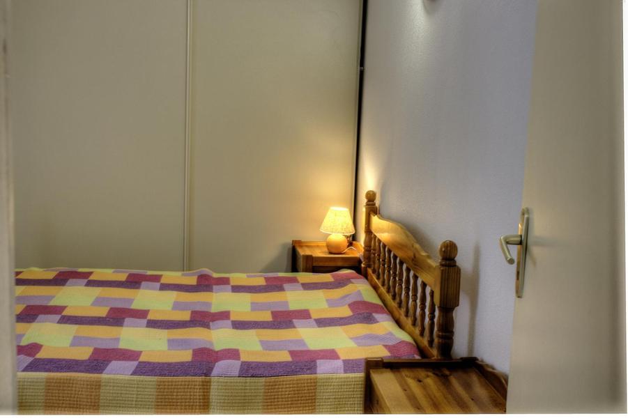 Gîte N°2 Espace des Oliviers-Chambre 2 / Lit double-Castagniers-Gîtes de France des Alpes-Maritimes