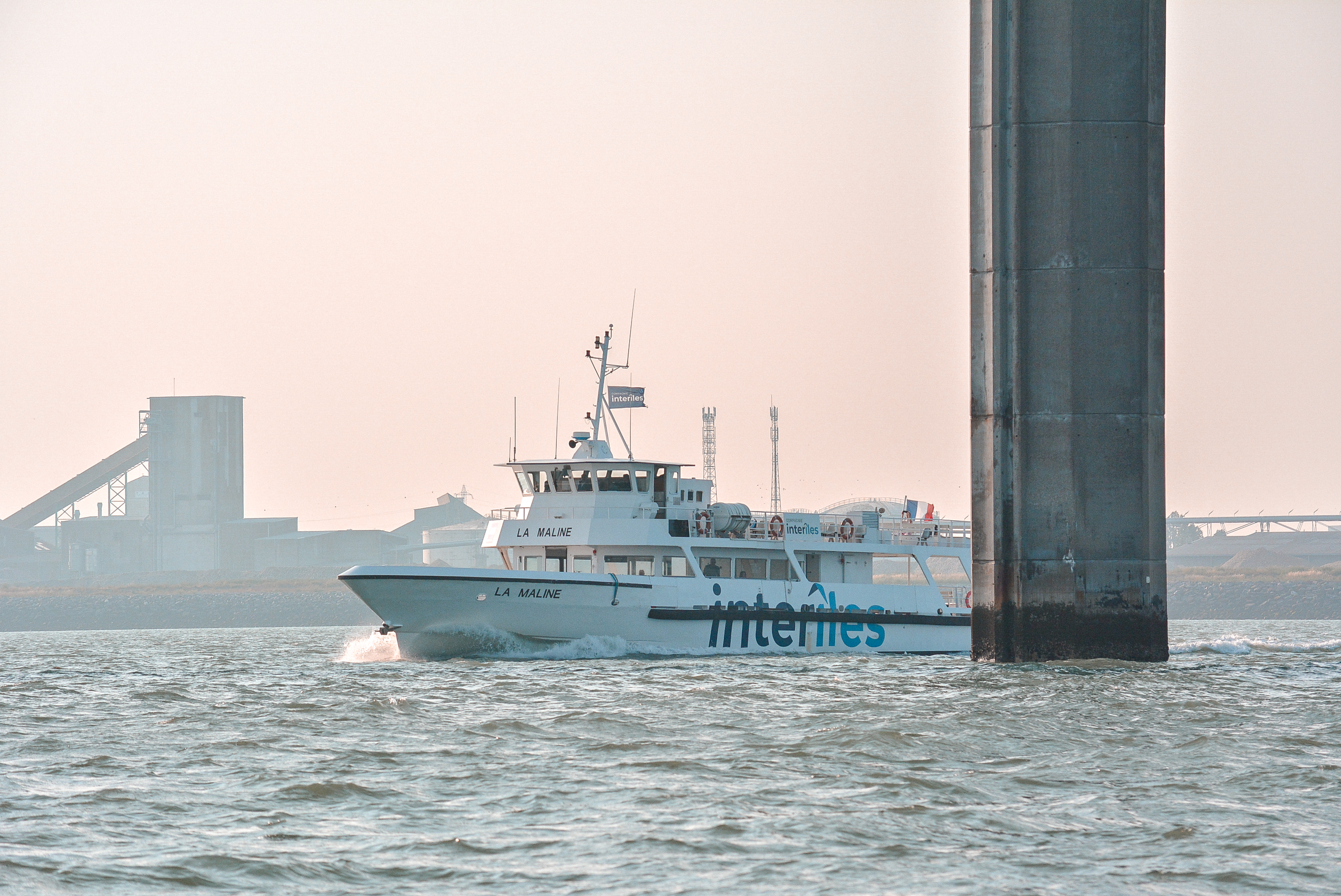 Navette maritime : Île de Ré <> La Rochelle - Croisières Interîles