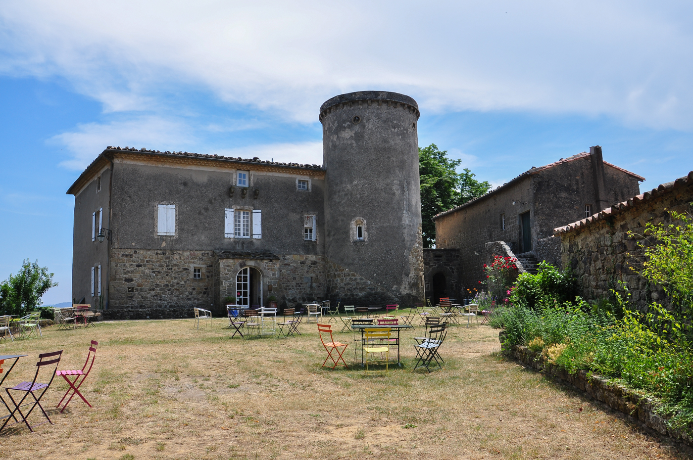 Hébergements regroupables : Château de Liviers - Gîte du Château