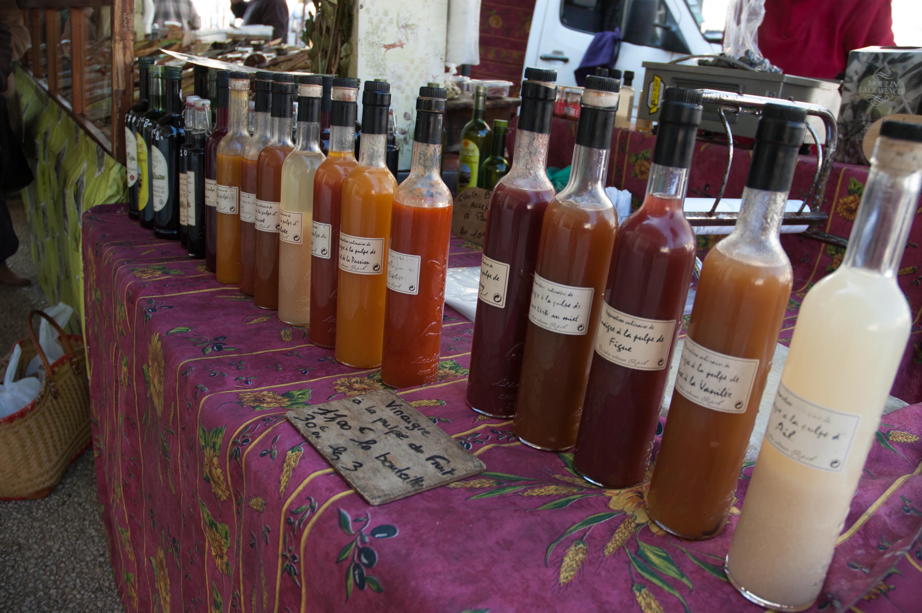 Le petit marché des Canourgues