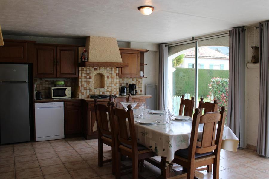 Gîte Au Plan de Carros-Cuisine Salle à Manger-Carros-Gîtes de France Alpes-Maritimes  