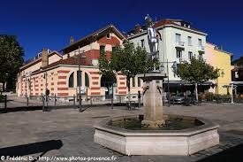 Gap au fil de l'eau : fontaine de la Place de la République