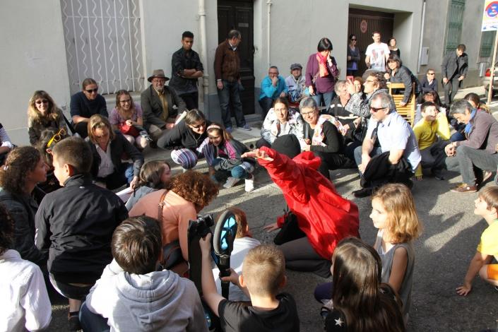 Spectacle en déambulation : "Regards en biais"_Auch