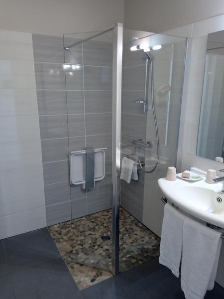 Salle de Bain PMR