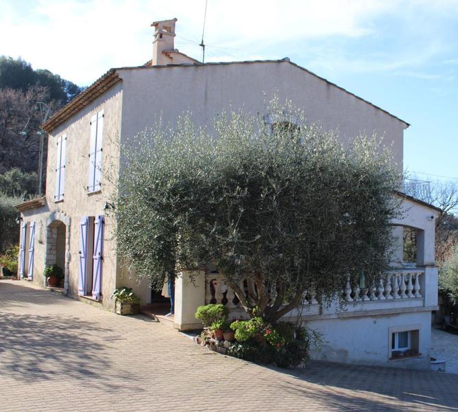 Gîte La Roche Rouge-Colomars-Gîtes de France des Alpes-Maritimes