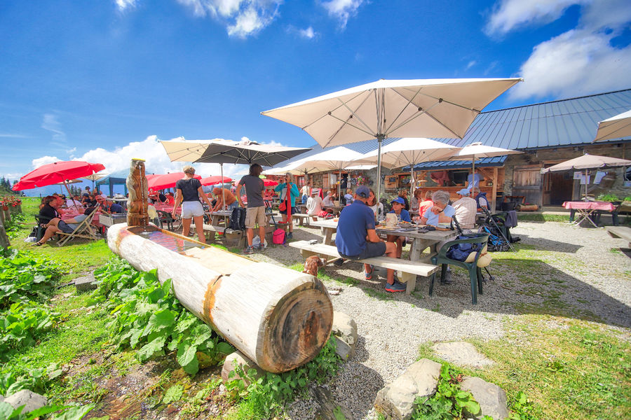Alpage et lac de l'Airon en télécabine
