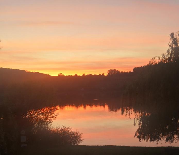 Couché de soleil sur le lac vu du snack