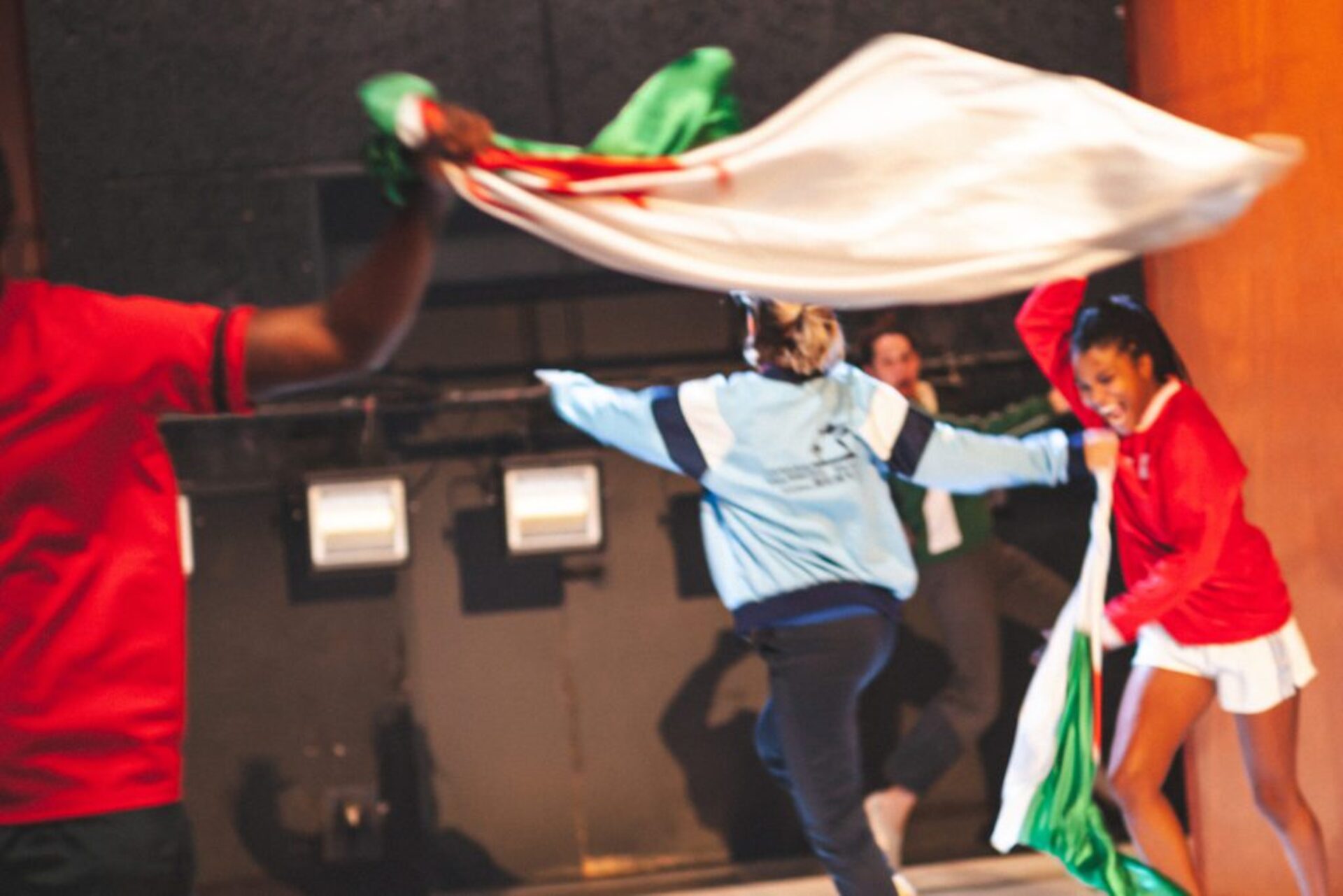 Théâtre - Et le coeur fume encore