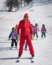 Moniteur ESF en cours de ski