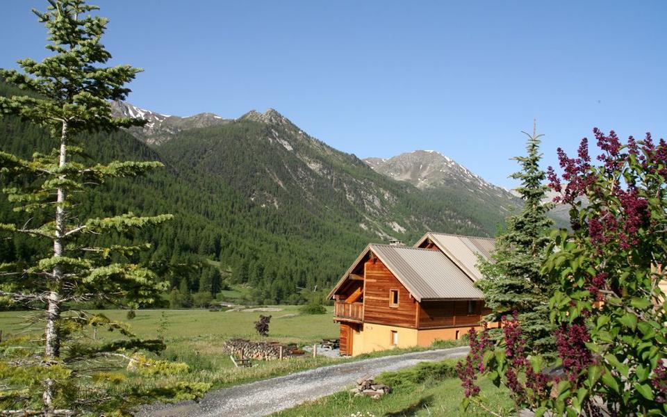 AOURO vue sur le chalet - © GROSJEAN Heidi