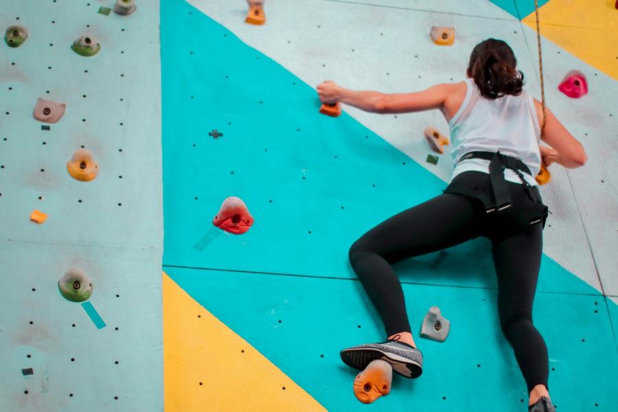 Cours d’escalade au Moulinage avec Ardroc - Chirols