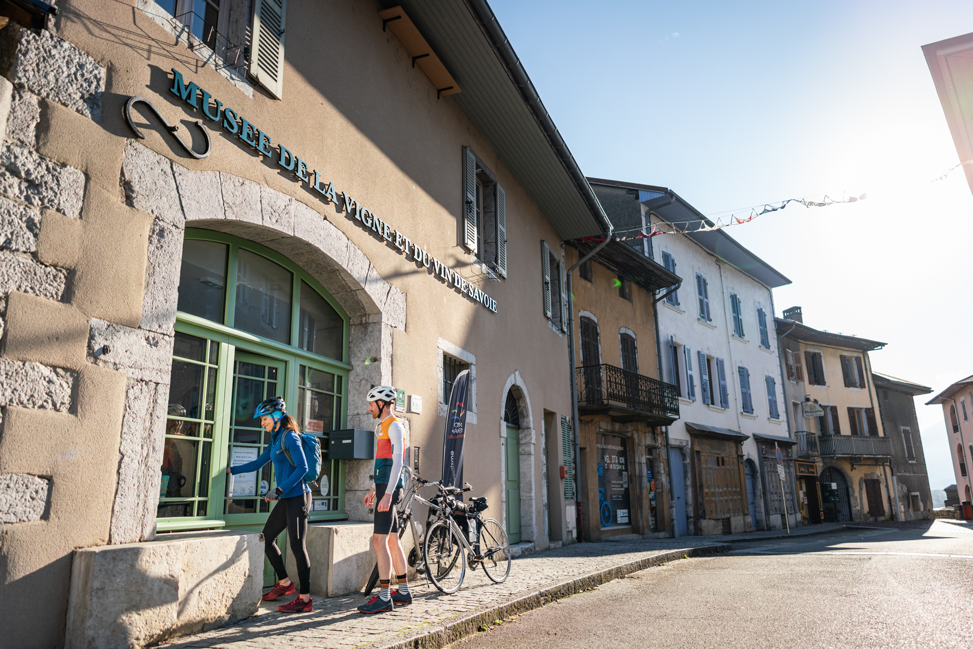 La Belle Via cyclistes Musée de la vigne et du vin de Savoie Montmélian