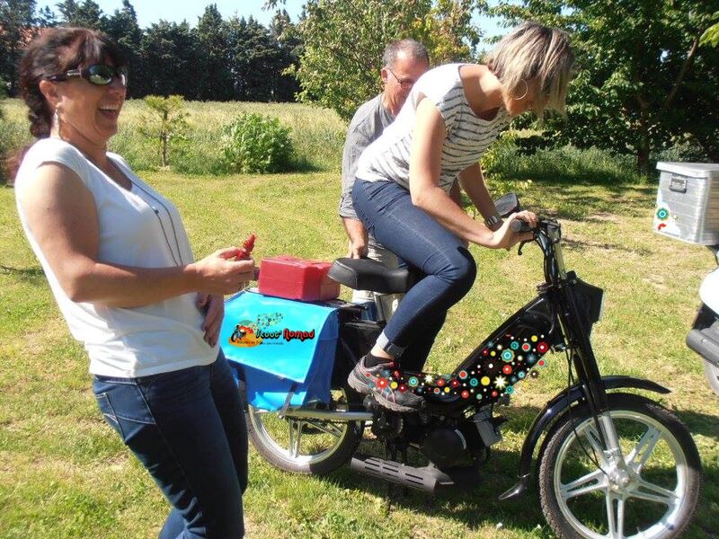 scoot nomad balade en mobylette  en scooter drome provençale