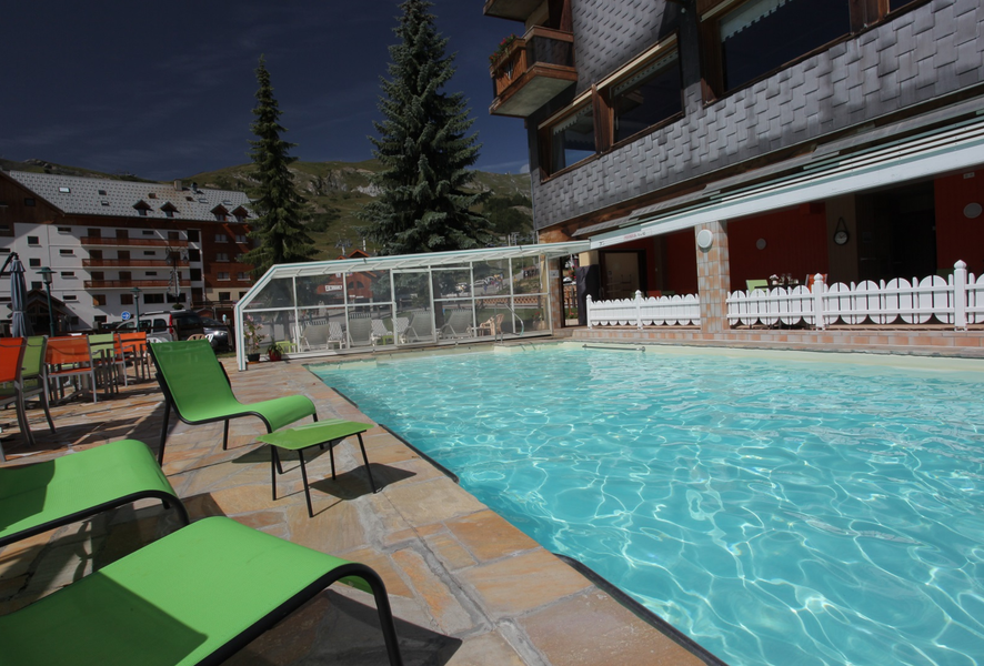 Piscine des Soldanelles été