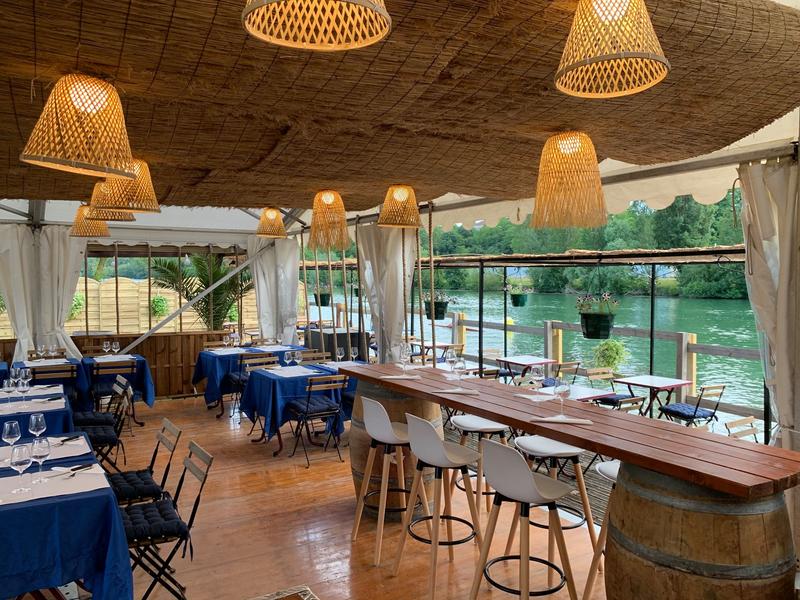 Restaurant éphémère à la plage de Meaux
