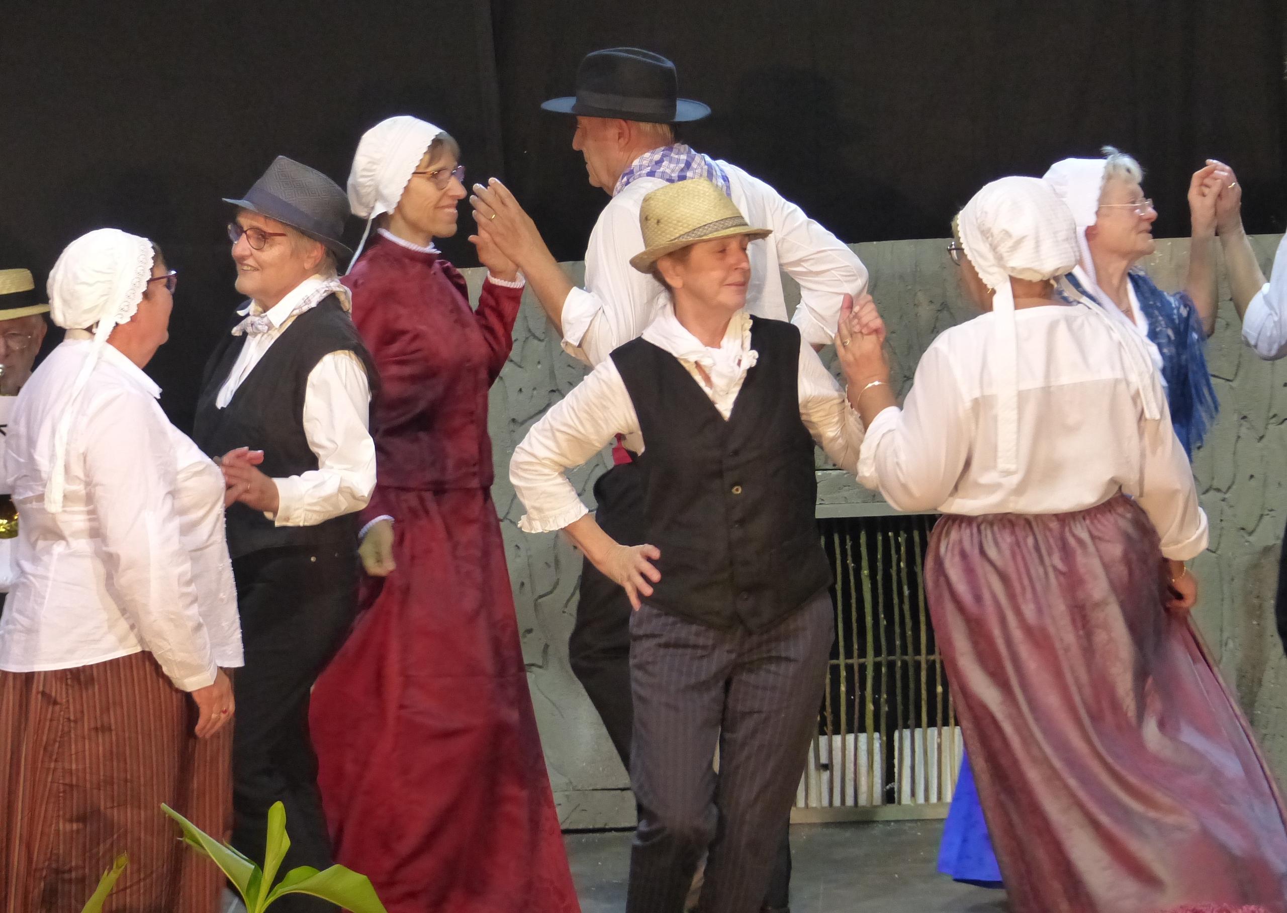 Danses rétaises et concert des Gaillards des Pertuis