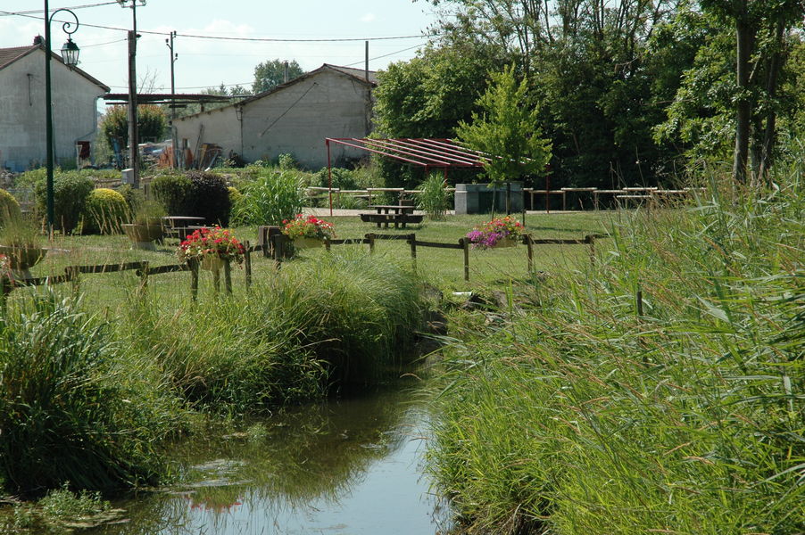 Aire de pique nique Le Bouchage