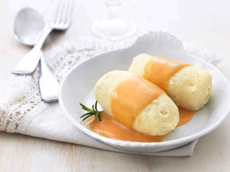 Quenelles de brochet et sauce nantua