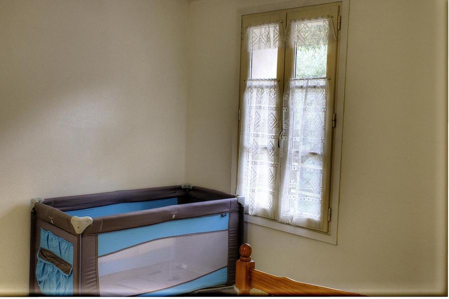 Gîte N°2 Espace des Oliviers-Chambre 2 / Lit parapluie-Castagniers-Gîtes de France des Alpes-Maritimes