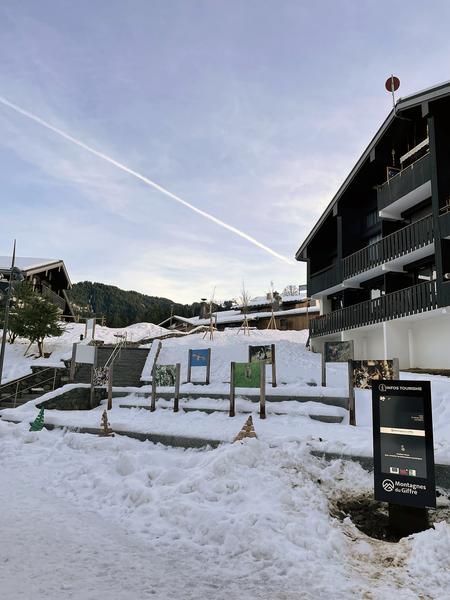 Borne tactile d'informations touristiques_Morillon