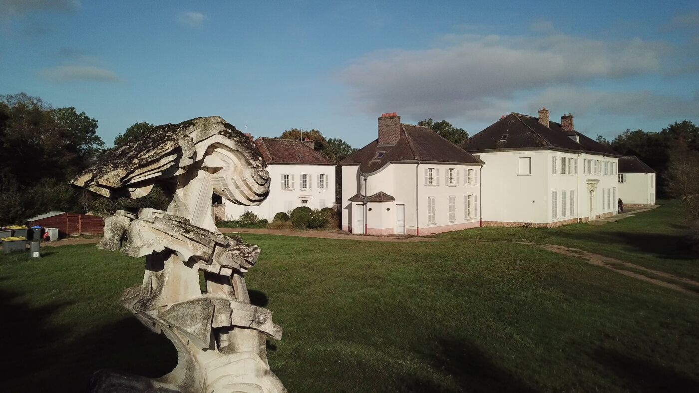 Visite guidu00e9e, u00ab Des sculptures contemporaines uniques en u00cele-de-France u00bb_u00c9tiolles