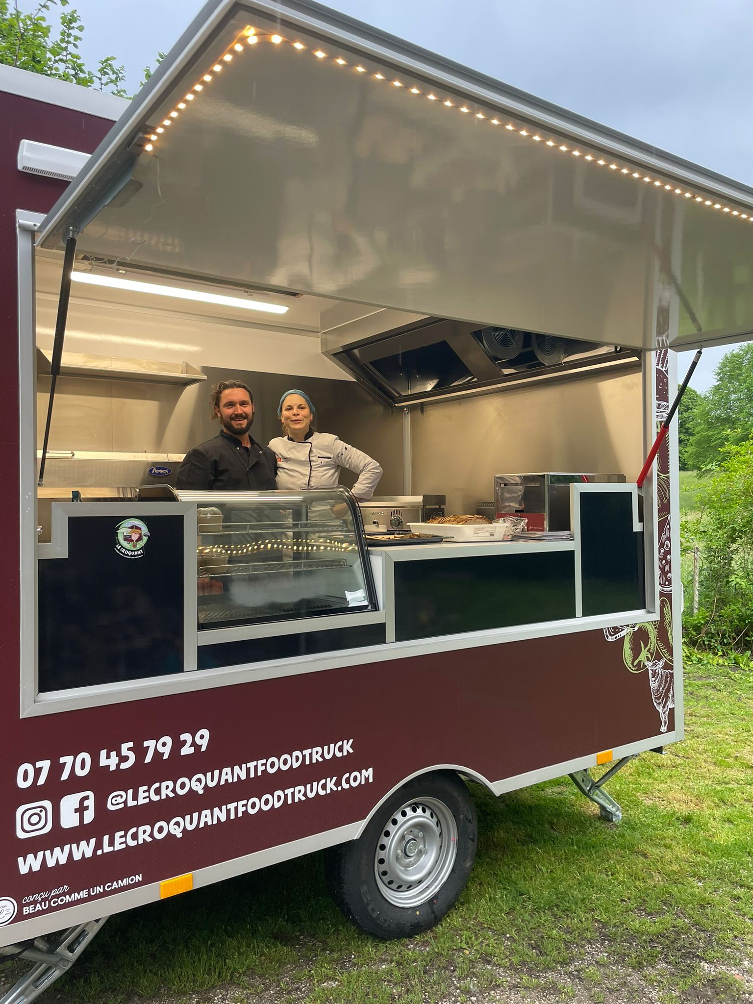 Jeanne et Pierre dans le food truck