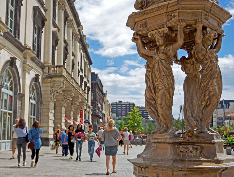 Place de Jaude à Clermont-Ferrand [Vidéo en Langue des Signes]