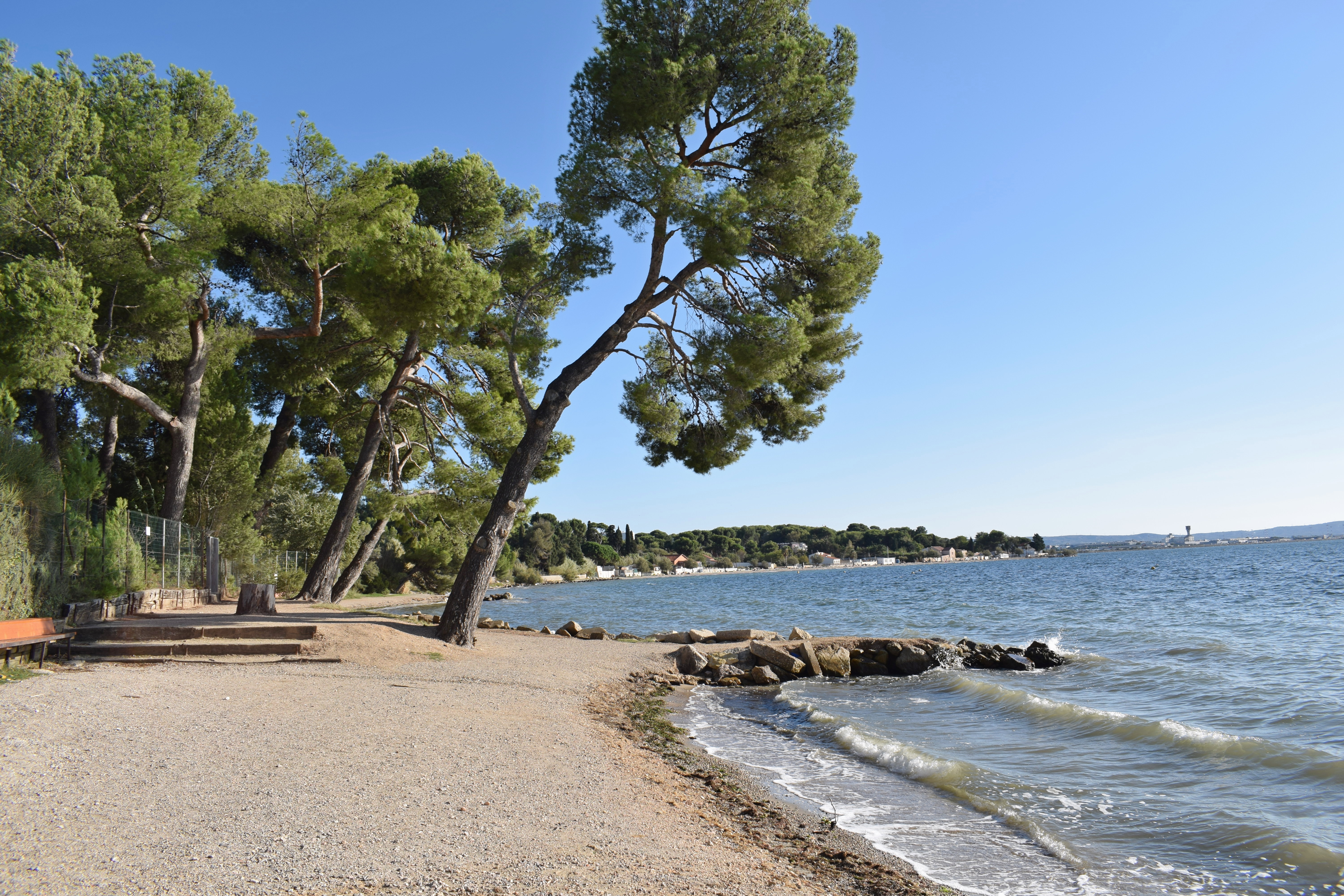 Vitrolles Tourisme Point Info — photo 3