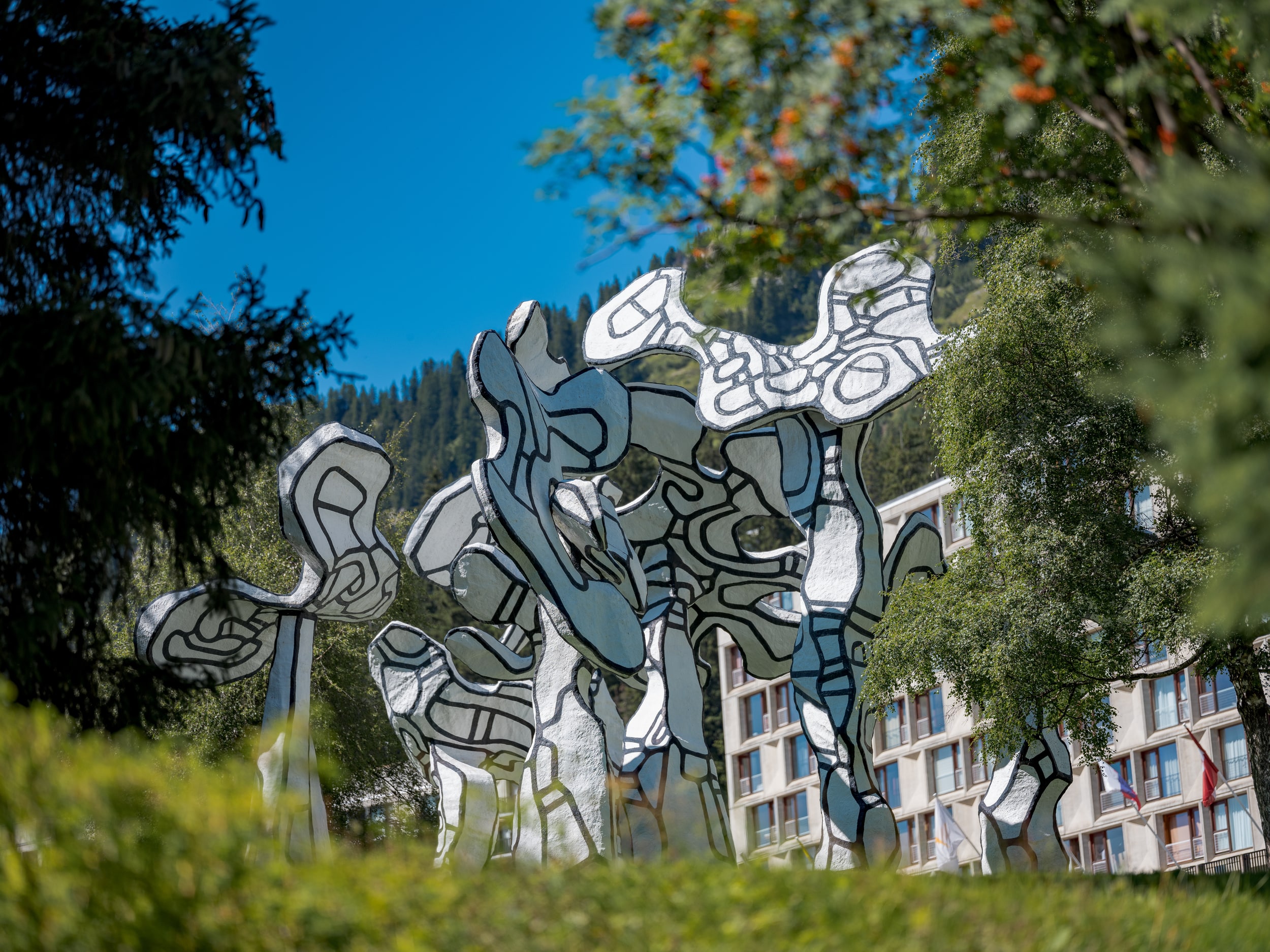 Le Boqueteau avec le bâtiment de Cassiopée en fond