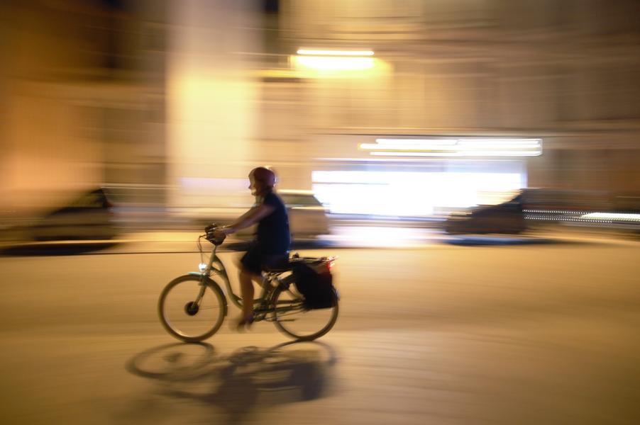 Cycliste en pleine action
