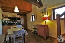 Gîte L'Annexe au Château de Pravins à Blacé  (Rhône, Beaujolais, proximité de Villefranche-sur-Saône) : le séjour (rez-de-chaussée).