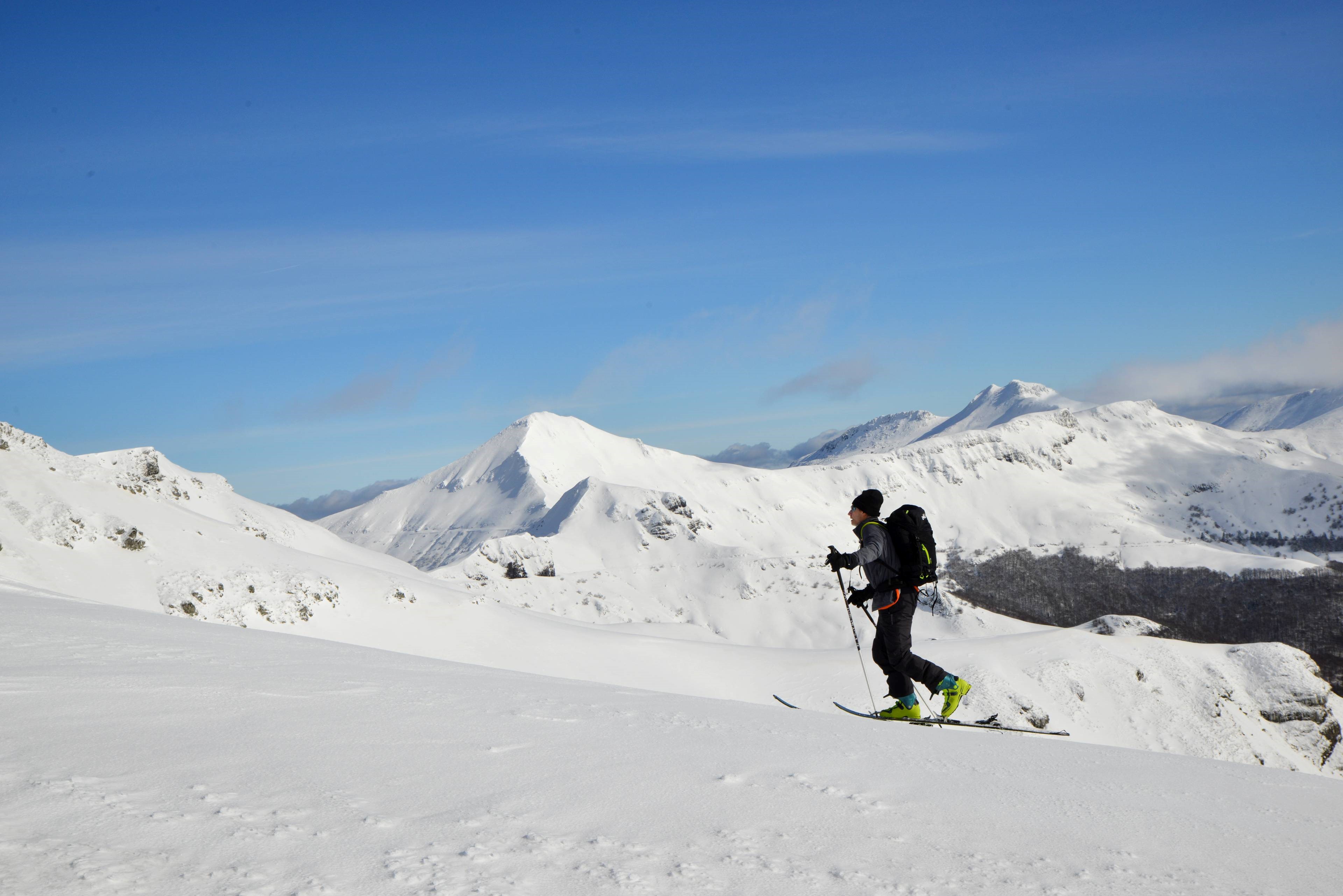 Ski de randonnée montagne du Cantal Pays de Salers