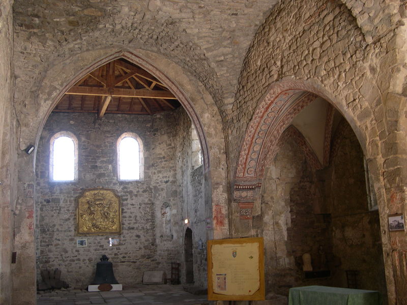 Chapelle romane - intérieur